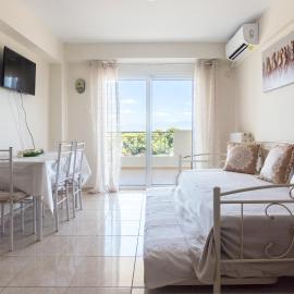 Lovely Apartment Xylokastro 4th Floor, hotel in Xylokastro