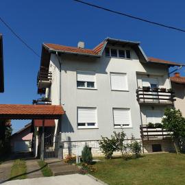 Apartman kod dide i bake, hotel u gradu Vukovar