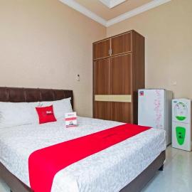 RedDoorz Syariah near Mercu Buana University
