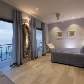 Boutique Hotel Ilio – hotel w mieście SantʼAndrea