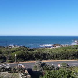 Zeezicht Oceanfront with a beautiful seaview, hotel in Franskraal