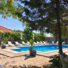Casa Stavros, hotell i 2 Mai
