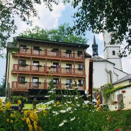 Mala Narnia, hotel in Frymburk