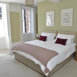 Old Green Chambers spacious town centre apartment with free parking!