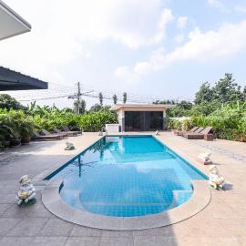Relax Garden House، فندق في شيانغ ماي