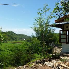 Fam Sugiono Cottage - Studio House, hotel a Kemadang