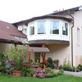 Gertis Blumenhof Privatzimmer, Ferienwohnung, hotel u gradu 'Gmünd'