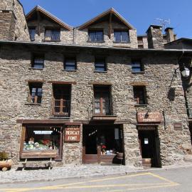 Apartaments Casa Vella Popaire, hotelli kohteessa Soldeu