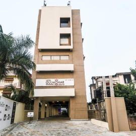 Hotel Gulmohar Grand, hotel em Jorhāt