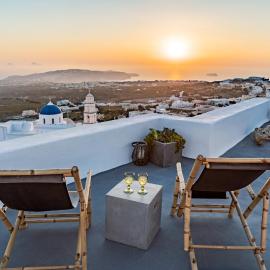 Reflection Cave House, Hotel in Pirgos