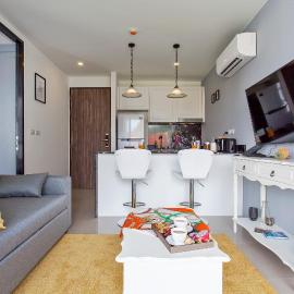 Palmyrah Surin Apartments by Beringela, hotel a Surin Beach