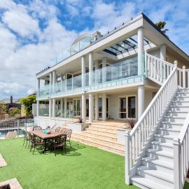 Orakei Grandeur Mansion with Sea Views & Pool