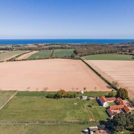 Anvil & Stable Cottages، فندق في Felbrigg