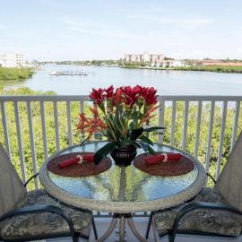 Gulf Retreat 2: Magnificent Water Views, Steps to Beach, None Cleaner, None Nicer!