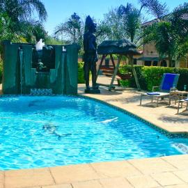 Eco Park Lodge, מלון בסנטוריון