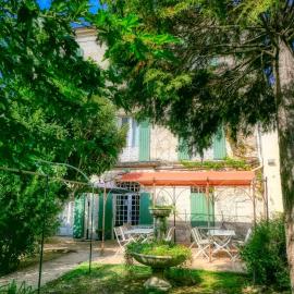 Au Saint Roch - Hôtel et Jardin