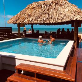 Placencia Village में, होटल Ocean Breeze