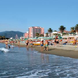 Appartamenti Lungomare Savona, hotel u gradu Savona