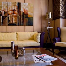 Hotel 4C Puerta Europa، فندق في مدريد