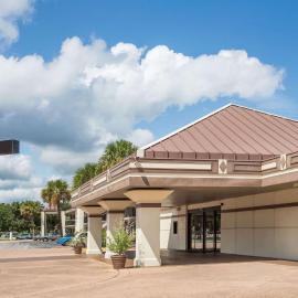 Travelodge by Wyndham Deltona, hotel v mestu Deltona