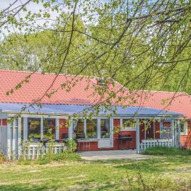 Nice Home In Färentunna