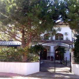 Residence Gnura Momma, hotel en Locri