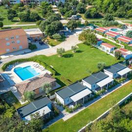 Mobile Home Rojnic, hotel in Banjole