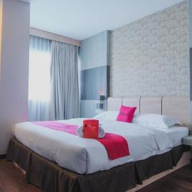 RedDoorz Plus near Gold Coast Ferry Terminal Batam, Hotel in Batam Center