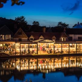 The Swan, Streatley, Berkshire, готель у місті Streatley