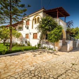 Kiki Studios, hotel a Kalamákion