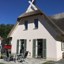 Reethaus Seeadler mit Sauna, Terrasse, Garten: Glowe şehrinde bir otel