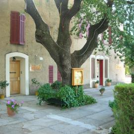 Hostellerie Le Mirabeau, hotel v destinácii Peyrolles-en-Provence