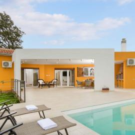 Charming villa Tartufo with private pool near Pula