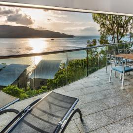 Waves 5 Luxury 3 Bedroom Breathtaking Ocean Views Central Location