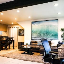 Newport Beach House 1 blk to beach and 25 min to Disney