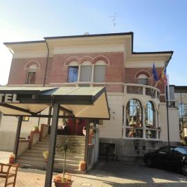 Hotel Villa Reale, ξενοδοχείο σε Argenta
