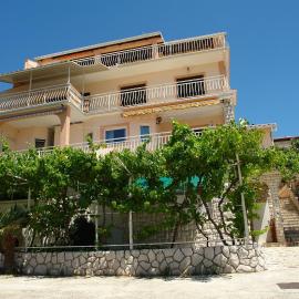 Apartments Matilda, hotel in Dramalj
