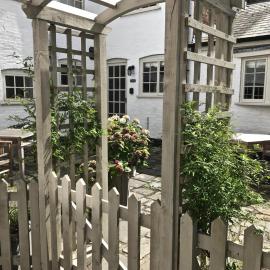 Courtyard Cottages Lymington, 2 Adults only, hotel a Lymington