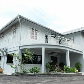 White Cottage, hotel in Kuching