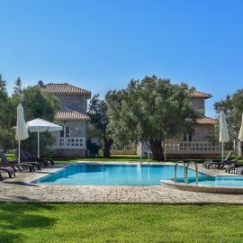 Villa *FRYNI*/5' from sea & center/Mountain View