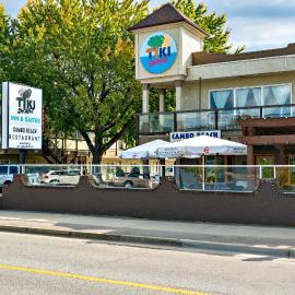 Tiki Shores Inn & Suites, khách sạn ở Penticton