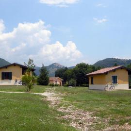 Residence Albornoz, hotel v mestu Piediluco