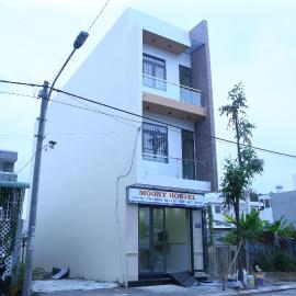 Moony hostel, hotel in Can Tho