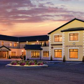 Ard Ri House Hotel, hotel em Tuam