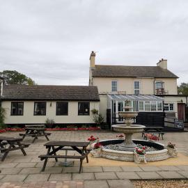 Coach house hotel, hotel em Royston