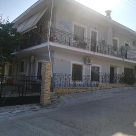 Poulithra Beach, hotel i Poúlithra