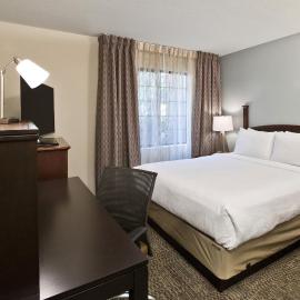 Staybridge Suites - Charlotte Ballantyne by IHG, hotel en Charlotte