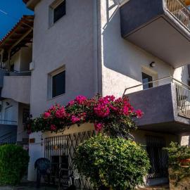 Alexandra Apartments – hotel w mieście Stoupa