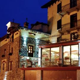 Viesnīca il mondo in valle pilsētā Pessinetto