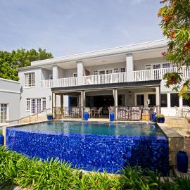 Lodge on Main Guest House and Conference Centre, hotel a Port Elizabeth